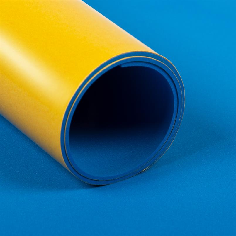 Feuille caoutchouc cellulaire NBR/PVC avec adhésif bleu 3mm (LxL=10x1m)