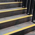 Profilé nez de marche gris/jaune LxLxH=1500x60x22mm
