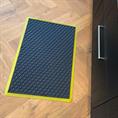 Tapis anti-fatigue 1200x900mm noir/jaune