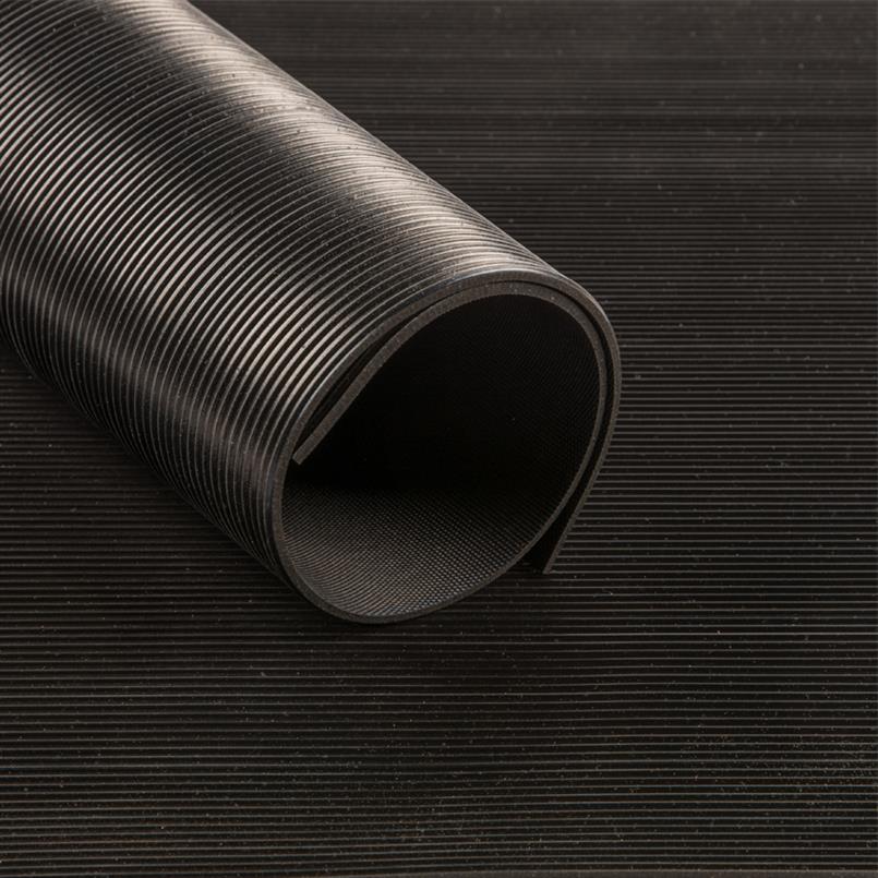 Tapis strié fin noir 3mm (LxL=10x1m)